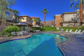 CLR109 Charming 1 Bedroom Overlooking the Pool